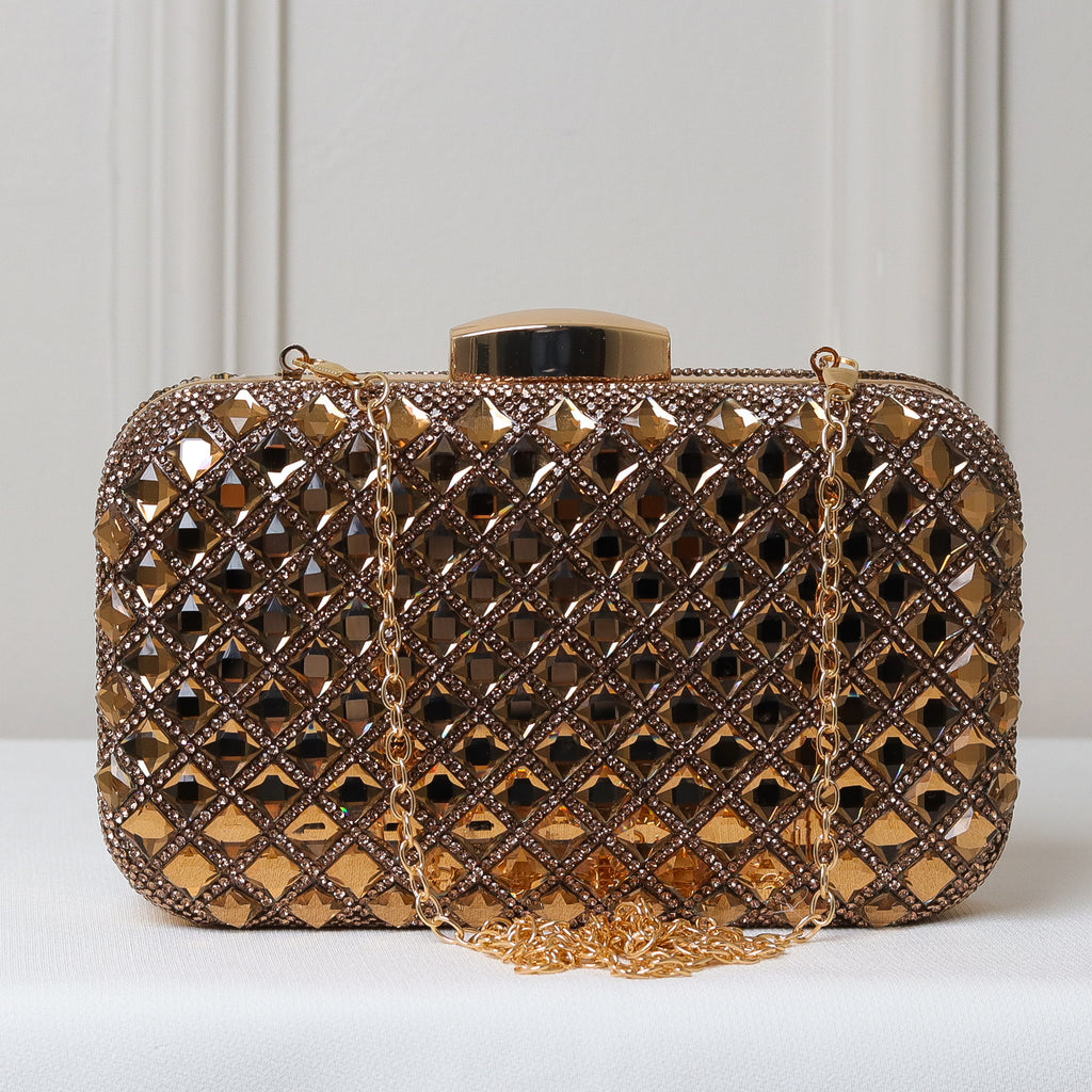 CLUTCH ONIX/BRONZE/ROSÉ/PRATA/PRETO BRILHO TEXTURA STRASS LOSANGO FUNDO BRILHO FORMATO RETANGULAR FECHO RETO