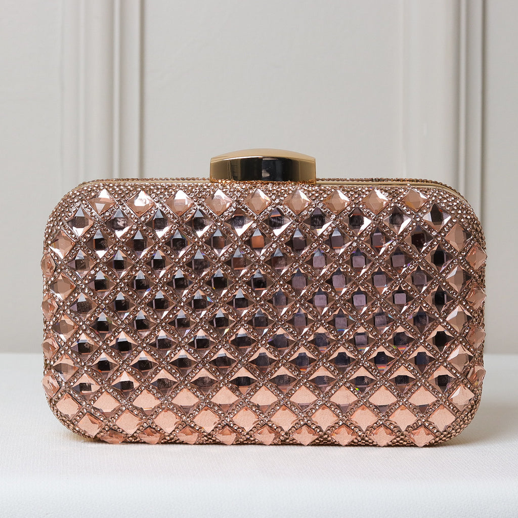CLUTCH ONIX/BRONZE/ROSÉ/PRATA/PRETO BRILHO TEXTURA STRASS LOSANGO FUNDO BRILHO FORMATO RETANGULAR FECHO RETO