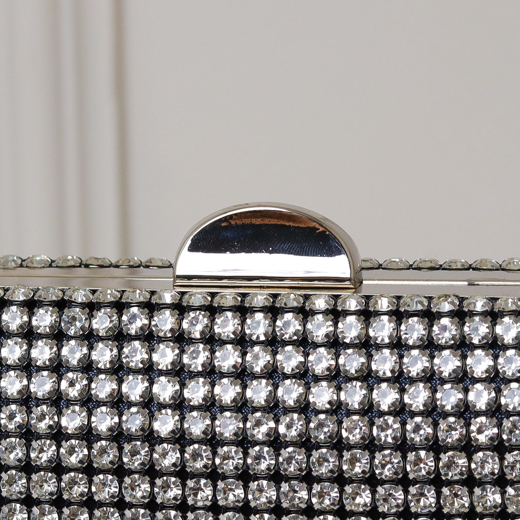 CLUTCH ONIX/PRETO/DOURADA/PRATA/BRONZE BRILHO TEXTURA STRASS FUNDO BRILHO FORMATO OVAL FECHO RETO
