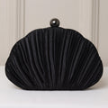 CLUTCH PRETA TECIDO CETIM DETALHE PLISSADO FORMATO OVAL CONCHA
