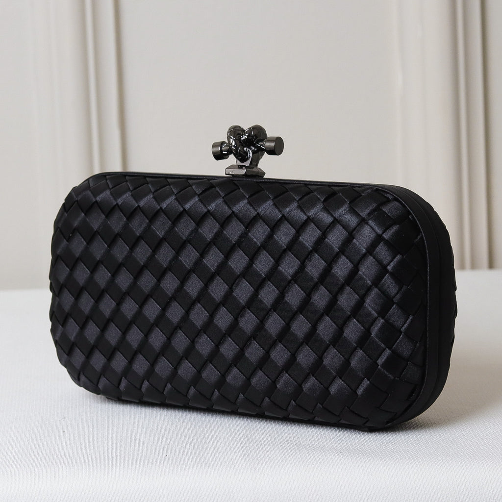 CLUTCH RETANGULAR TECIDO XADREZ FECHO NÓ