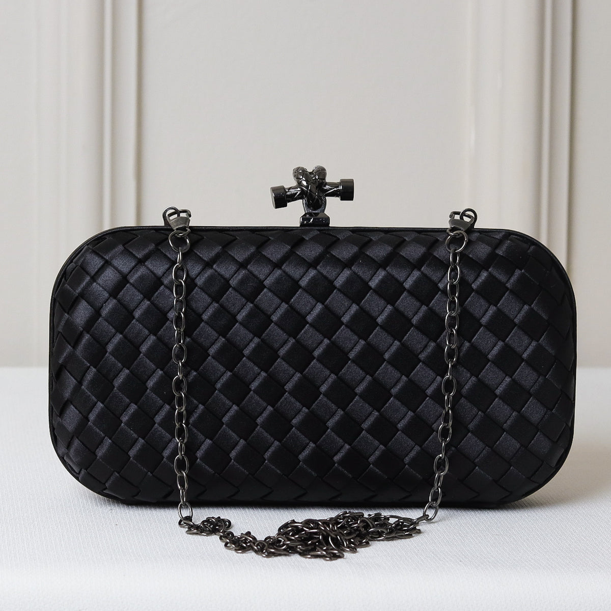 CLUTCH RETANGULAR TECIDO XADREZ FECHO NÓ