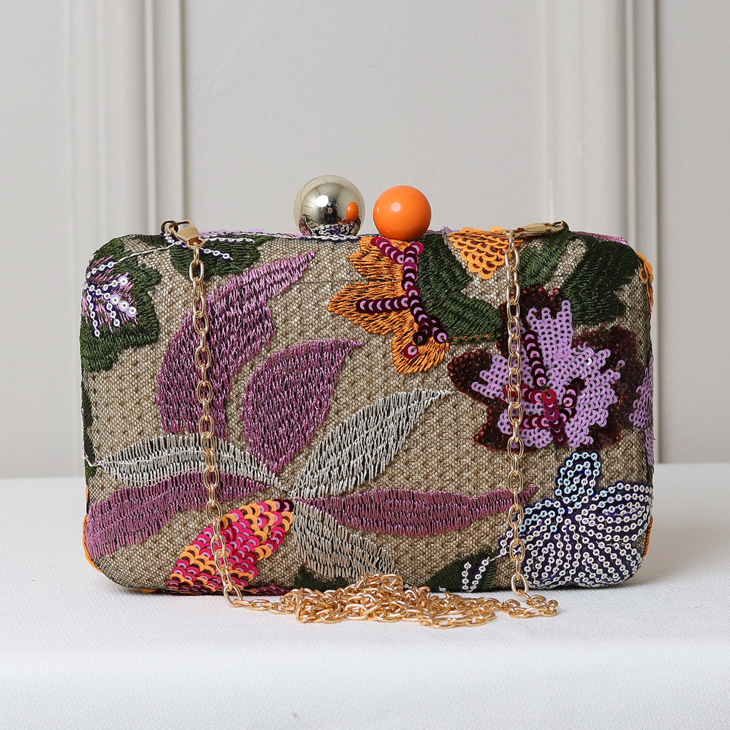 CLUTCH BORDADA FLORES FORMATO RETANGULAR FECHO ESFERA DUPLA BICOLOR