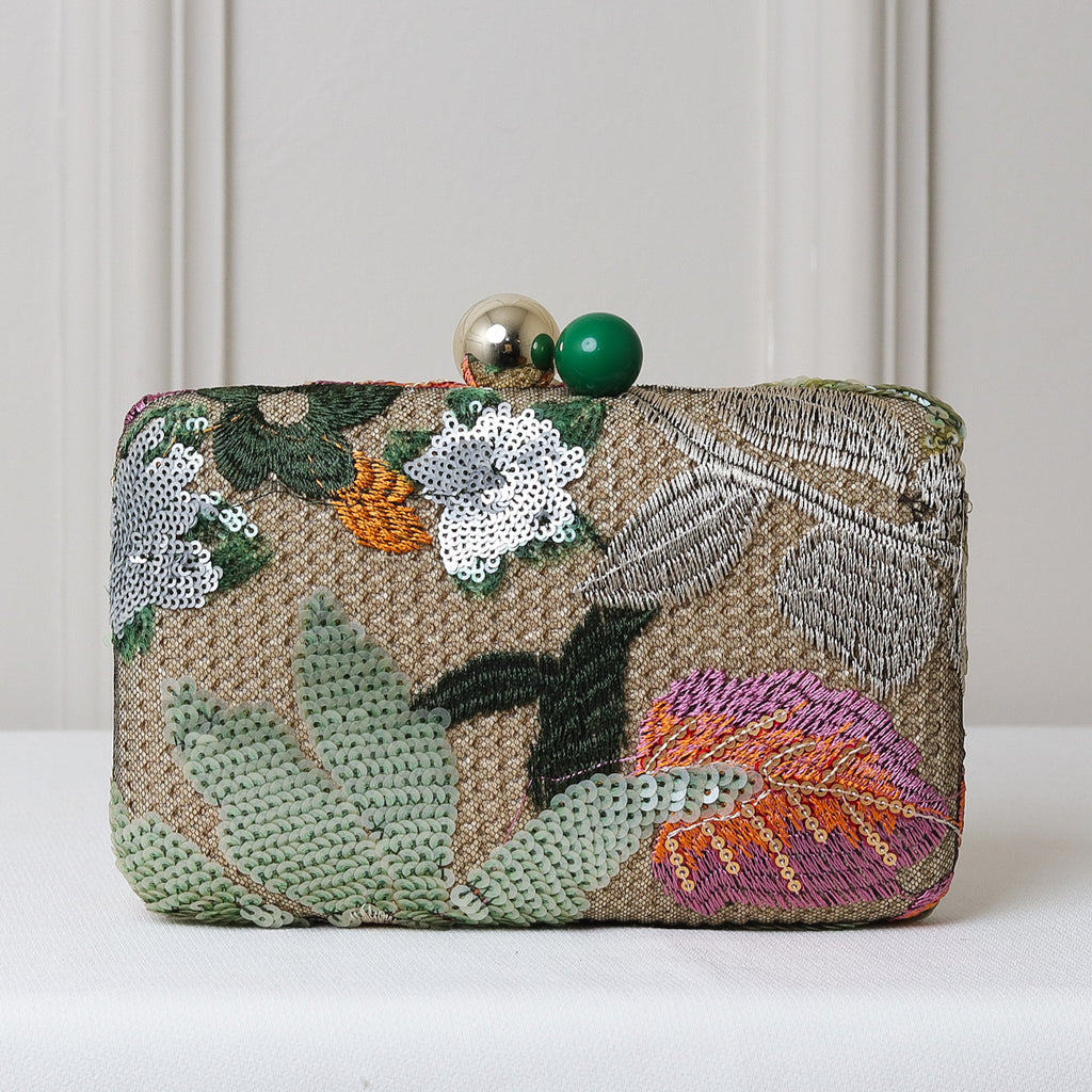 CLUTCH BORDADA FLORES FORMATO RETANGULAR FECHO ESFERA DUPLA BICOLOR