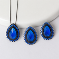 CONJUNTO FESTA LUXO CRISTAL AZUL PETRÓLEO CRAVEJADO GOTA LADO BANHO RÓDIO NEGRO