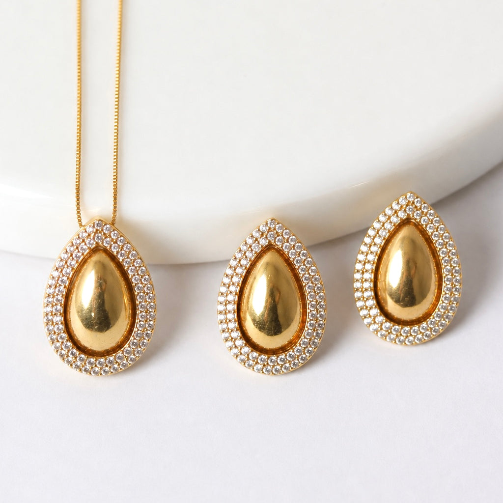 CONJUNTO FESTA LUXO CRISTAL DOURADO LISO FORMATO GOTA CRAVEJADO DUPLO LADO