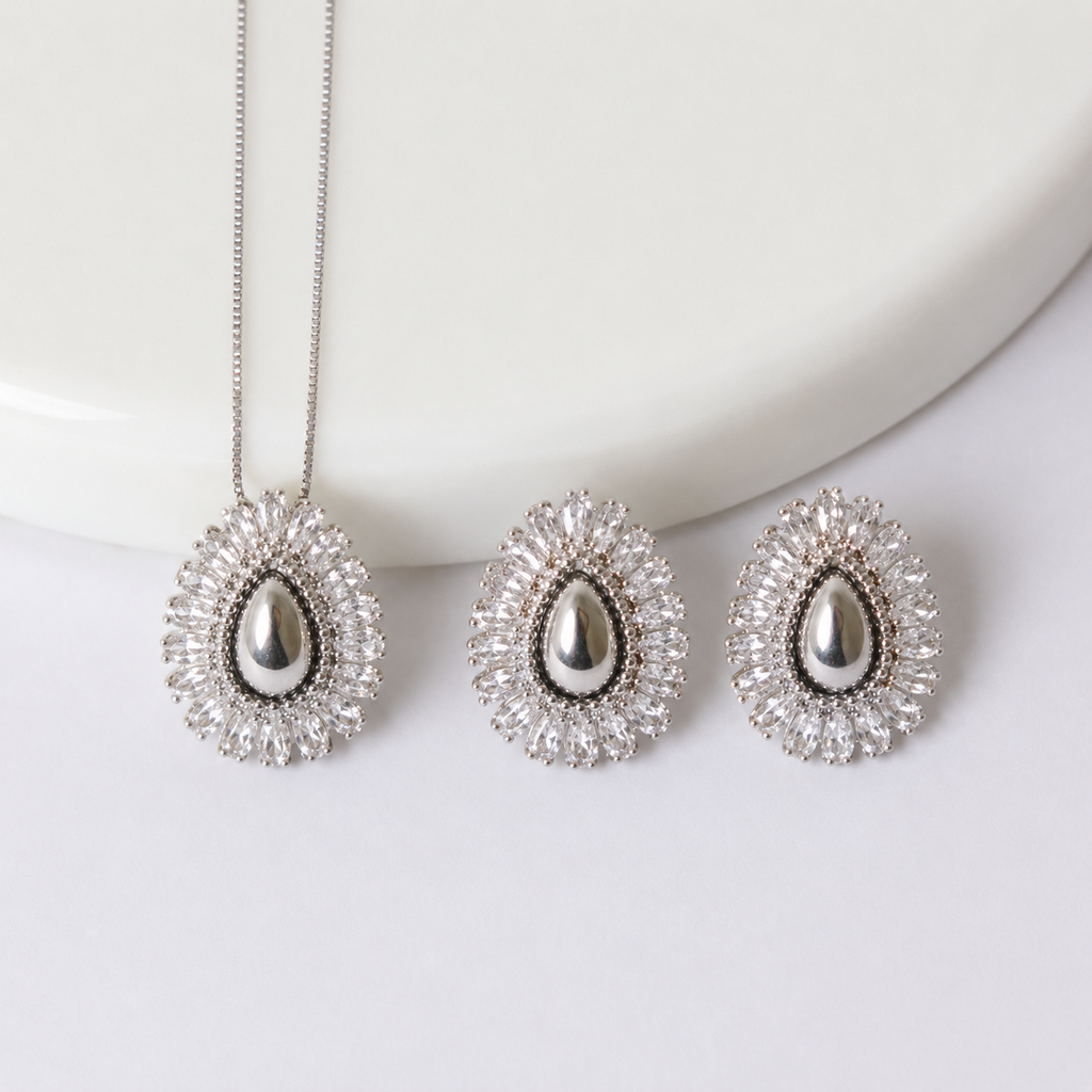 CONJUNTO FESTA LUXO CRISTAL PRATA LISO CRAVEJADO LADO FORMATO OVAL/GOTA