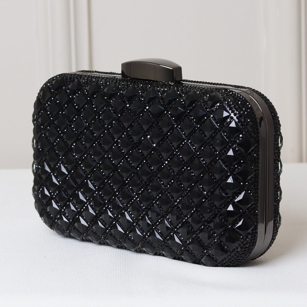 KIT FESTA: CLUTCH  TECIDO PRETA + BRINCO FESTA GOTA PRETO