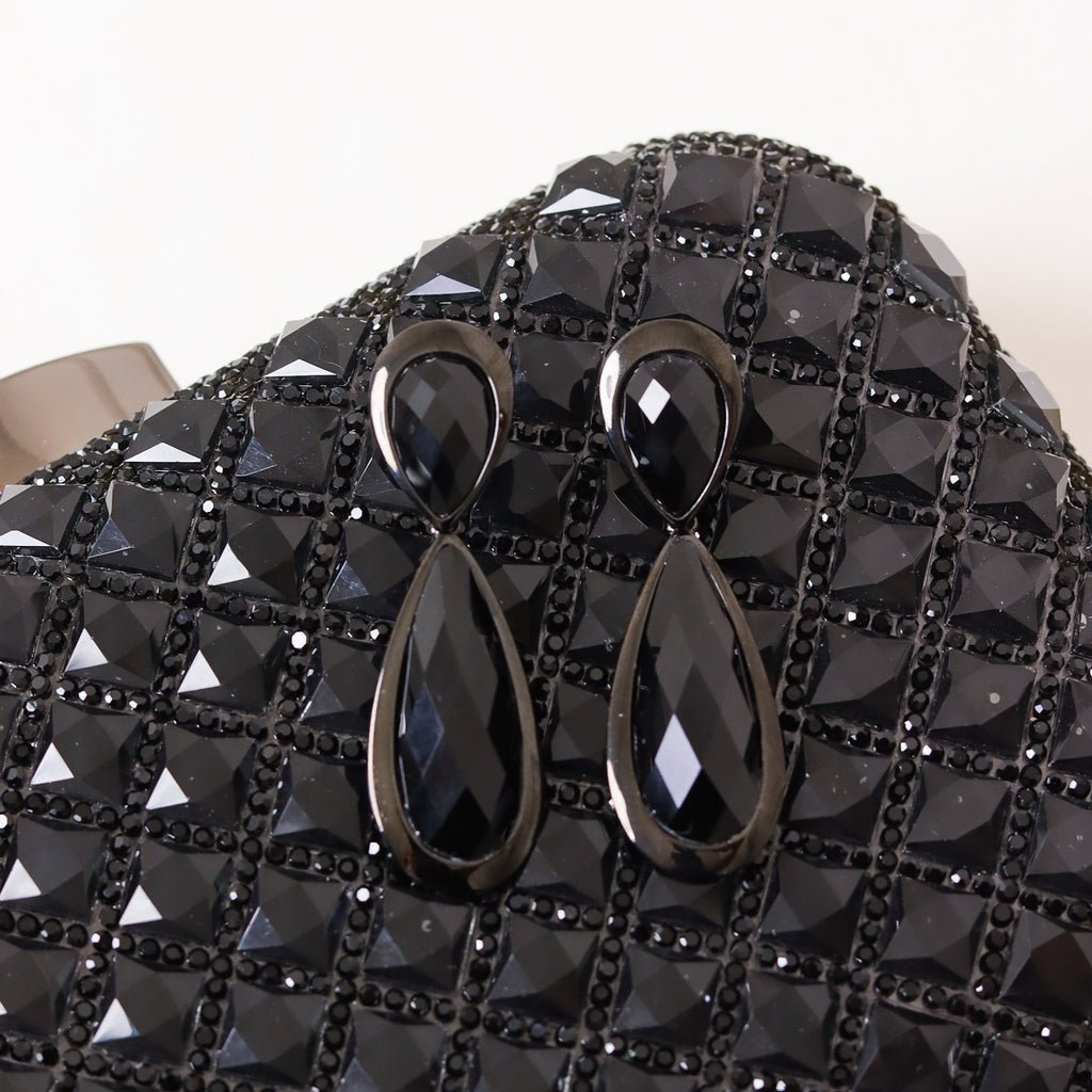 KIT FESTA: CLUTCH  TECIDO PRETA + BRINCO FESTA GOTA PRETO