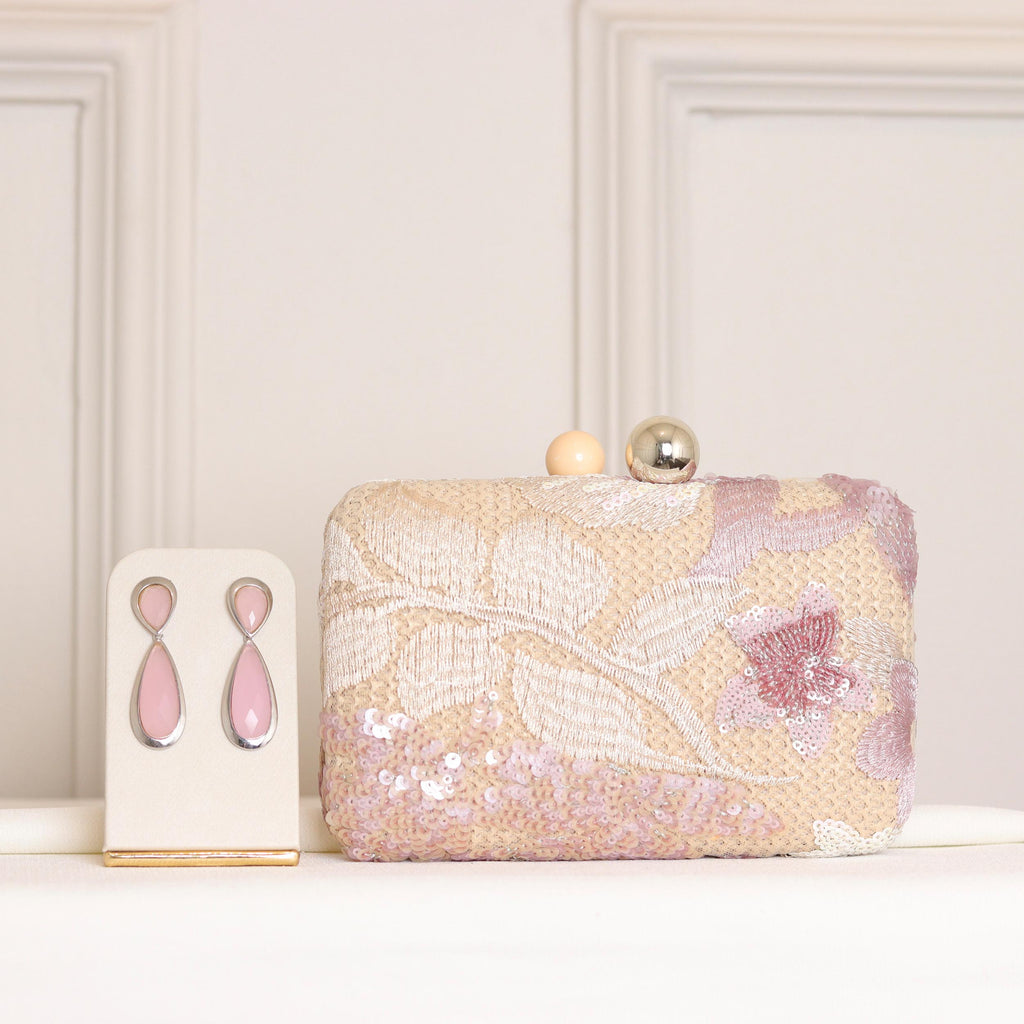 KIT FESTA: CLUTCH BORDADA ROSA + BRINCO FESTA GOTA ROSA