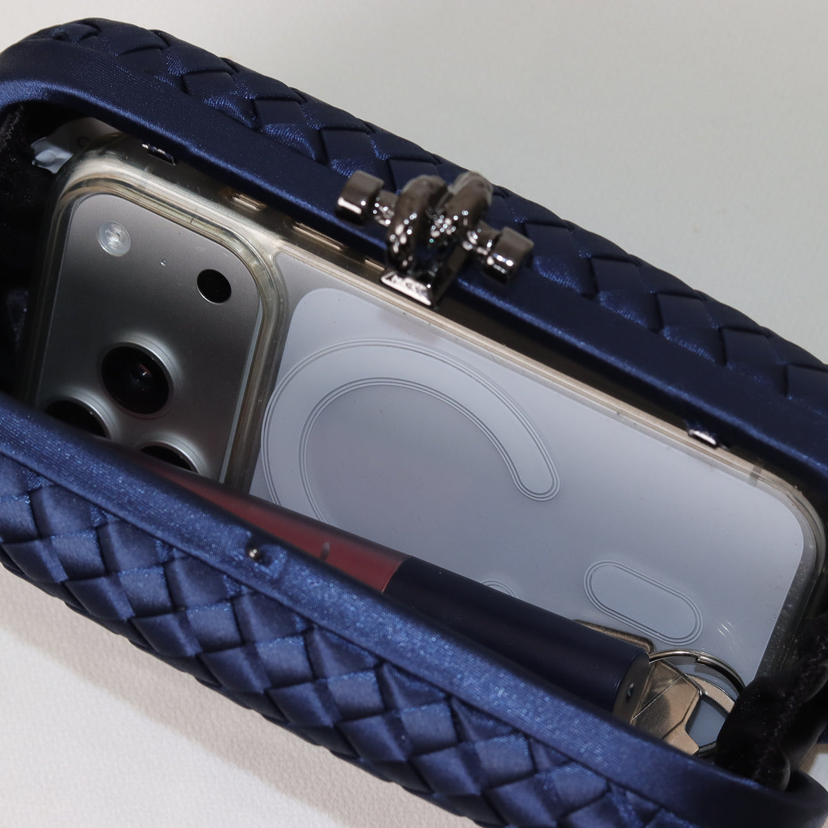 KIT FESTA: CLUTCH AZUL + BRINCO FESTA AZUL