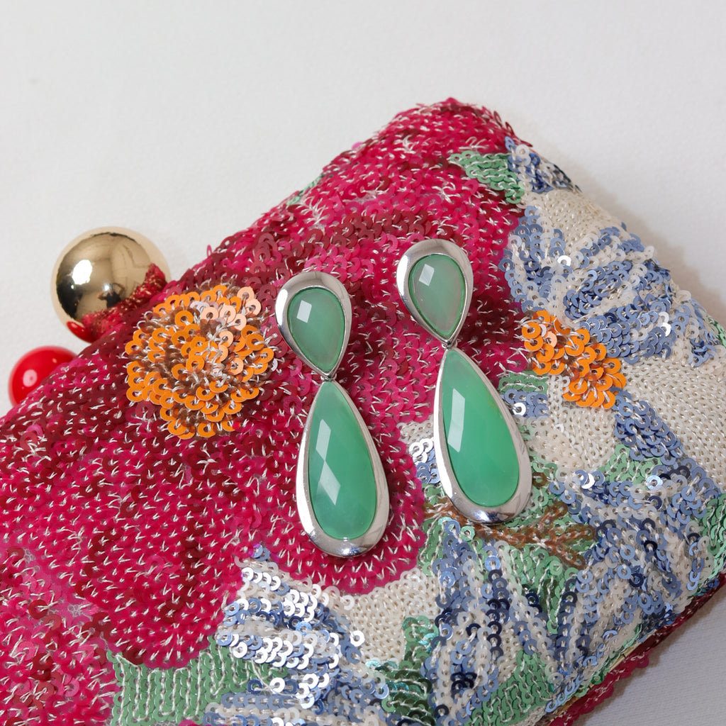KIT FESTA: CLUTCH BORDADA COLORIDA + BRINCO FESTA GOTA VERDE