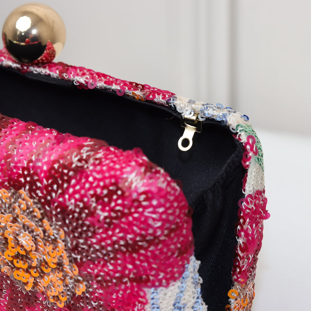 KIT FESTA: CLUTCH BORDADA COLORIDA + BRINCO FESTA GOTA VERDE