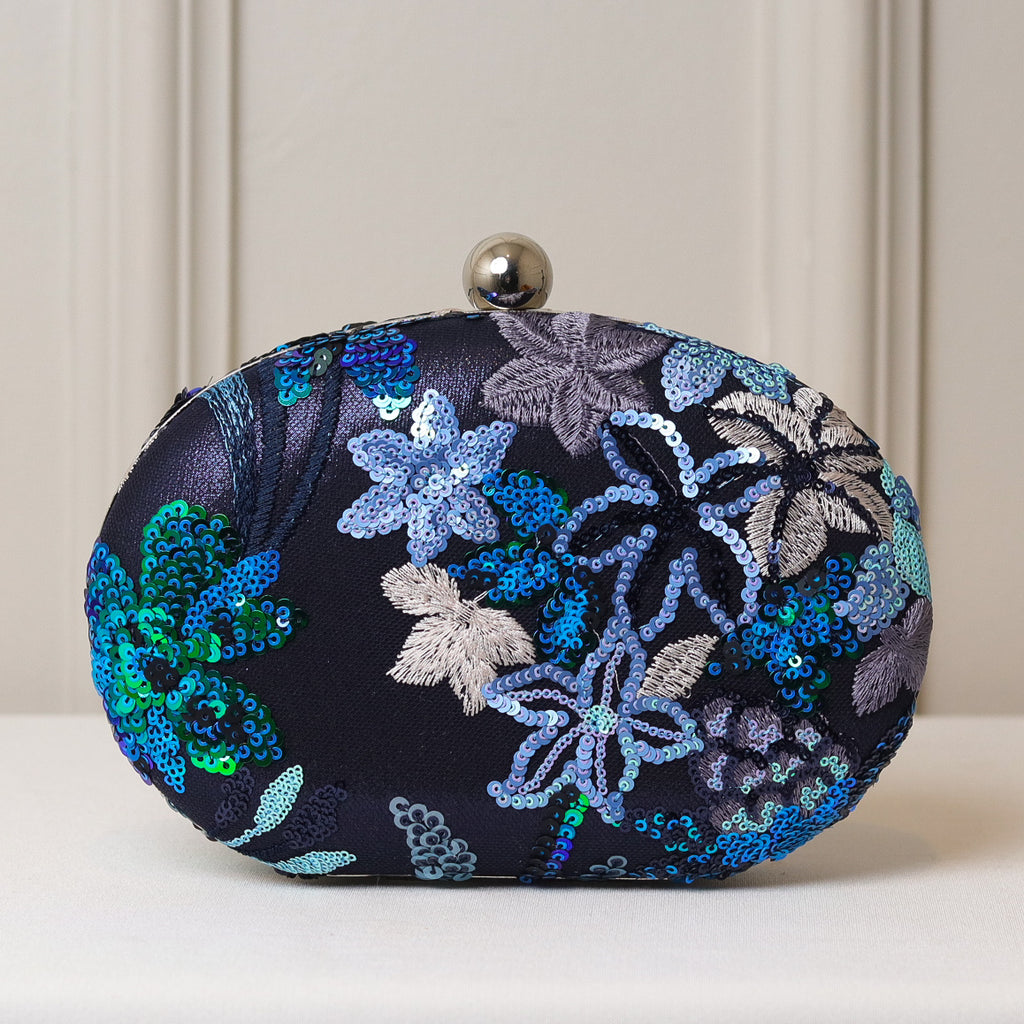 KIT FESTA: CLUTCH  BORDADA AZUL MARINHO + BRINCO FESTA GOTA LARANJA
