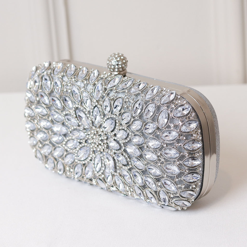 KIT FESTA: CLUTCH PEDRARIA PRATA + BRINCO FESTA PRATA
