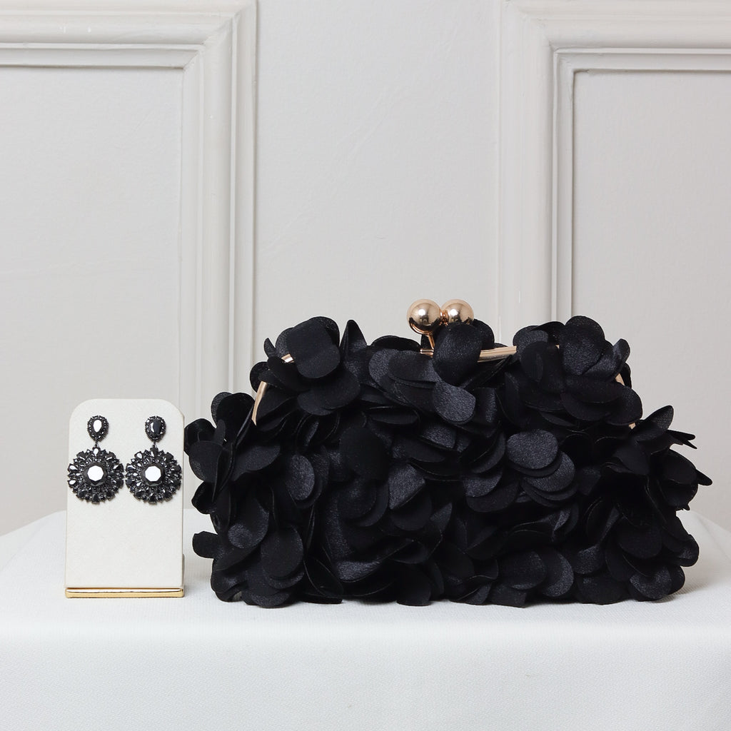KIT FESTA: CLUTCH PÉTALA PRETA + BRINCO FESTA OVAL PRETO