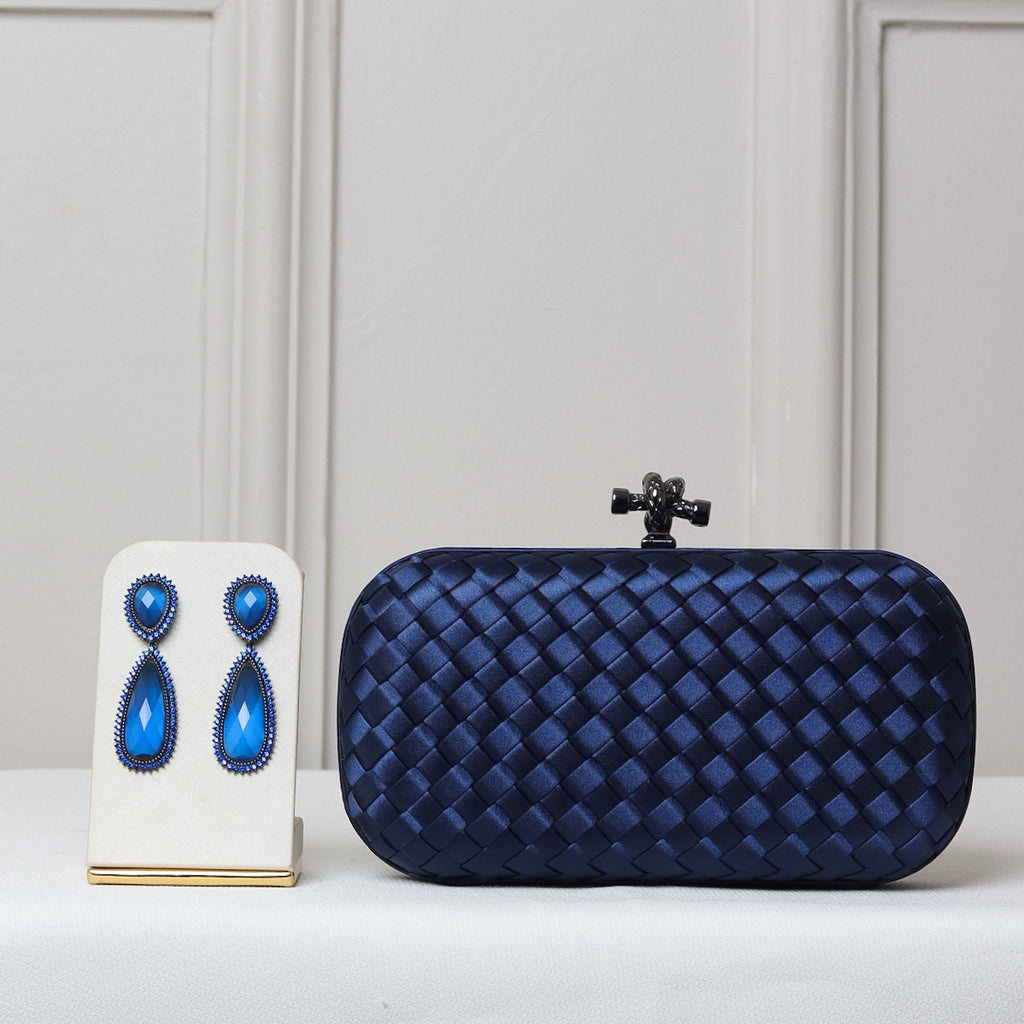 KIT FESTA: CLUTCH  TECIDO AZUL + BRINCO FESTA GOTA AZUL