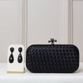 KIT FESTA: CLUTCH  TECIDO PRETA + BRINCO FESTA GOTA PRETO